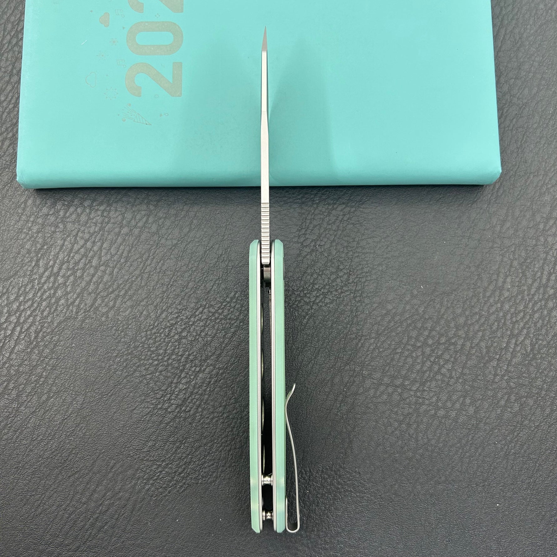 KUBEY Knife KU358L Master Chief Linerlock Jade  14C28N Folding Knife