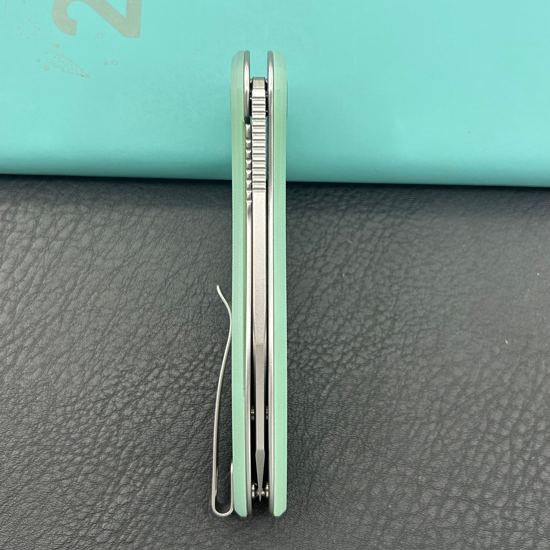 KUBEY Knife KU358L Master Chief Linerlock Jade  14C28N Folding Knife