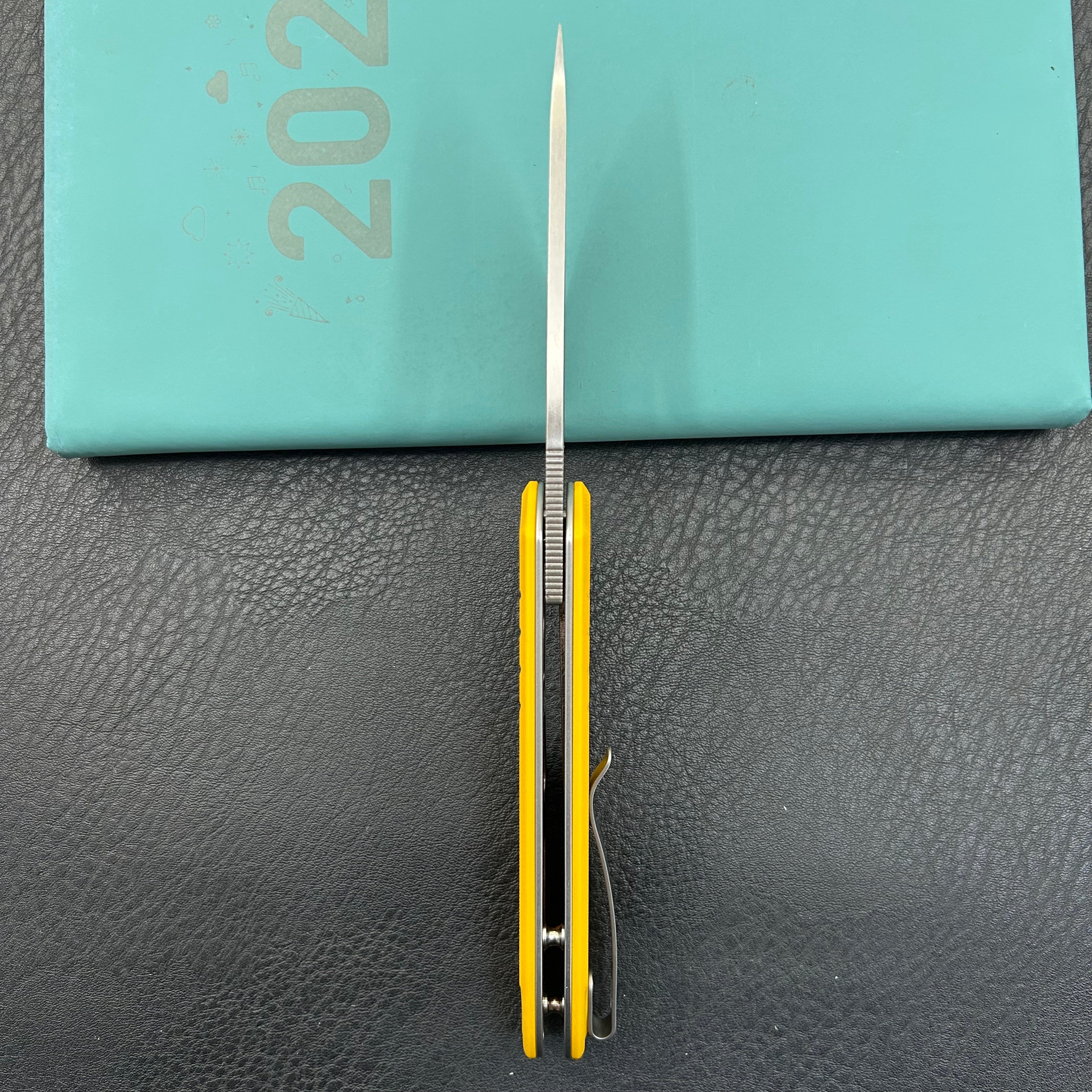 KUBEY Knife KU324J Doris Linerlock Yellow 14C28N Folding Knife