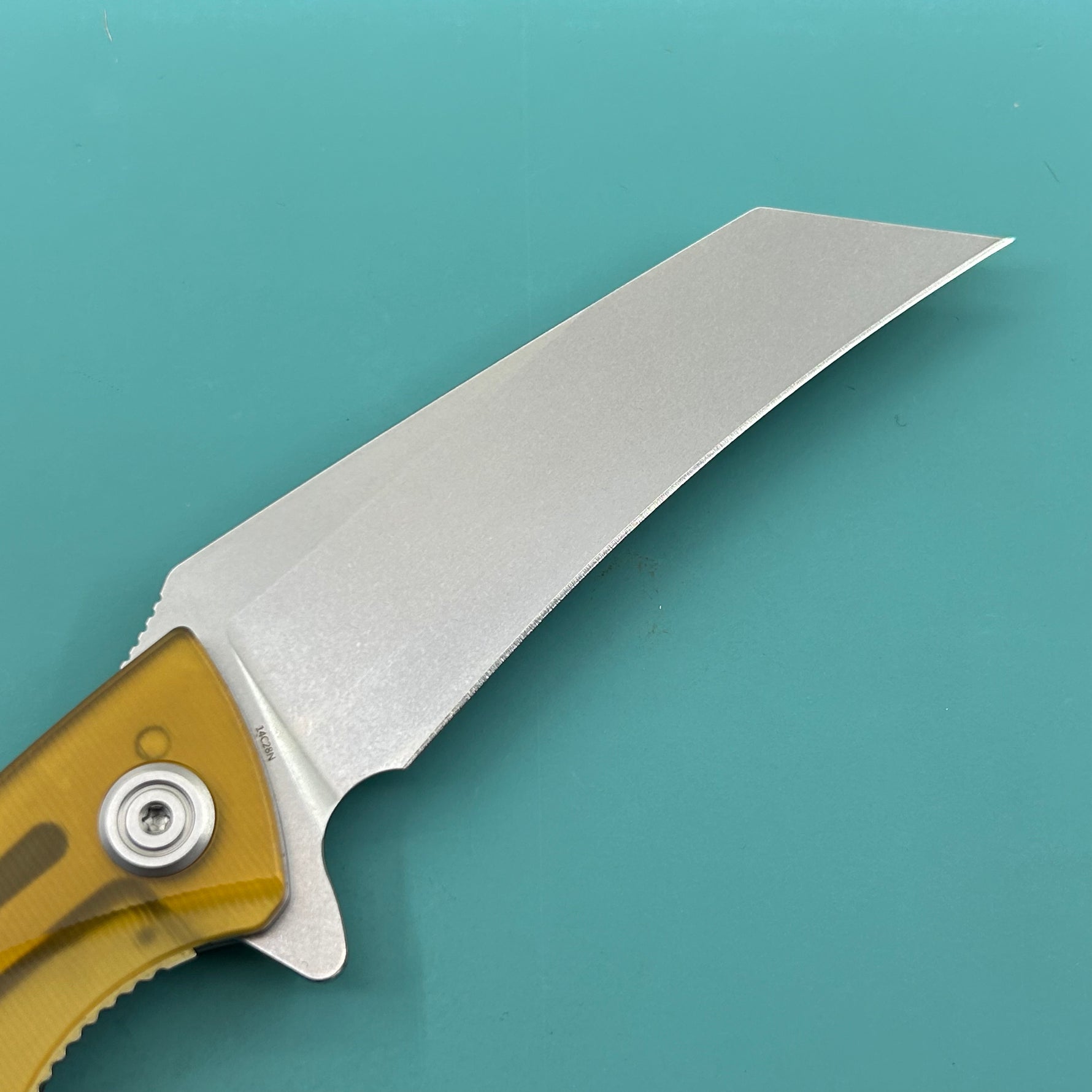 KUBEY  Knife KU212L Anteater Linerlock Ultem   14C28N Folding Knife