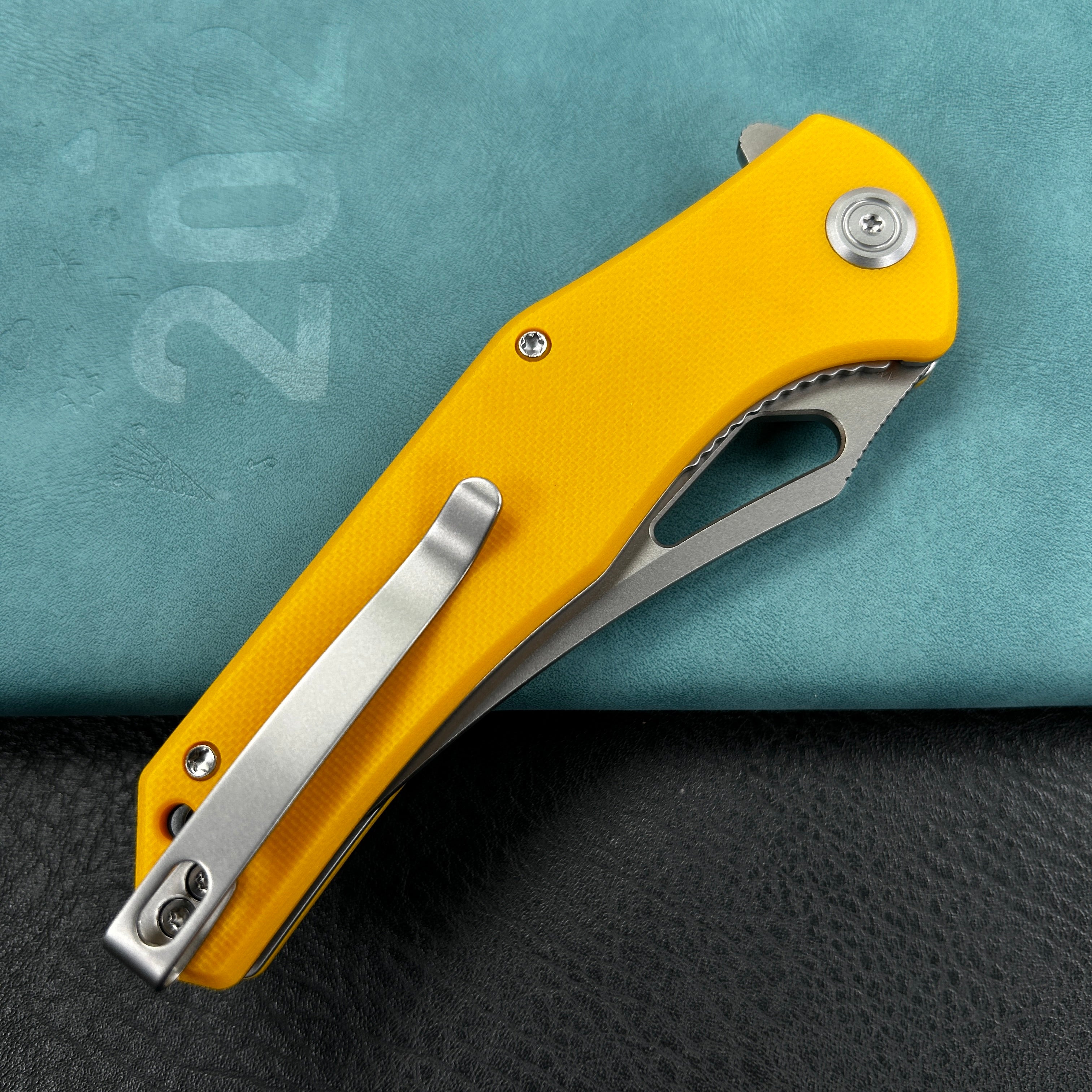 KUBEY KU149G Phemius Liner Lock Folding Pocket Knife Yellow G10 Handle 3.66" Sandblast 14C28N