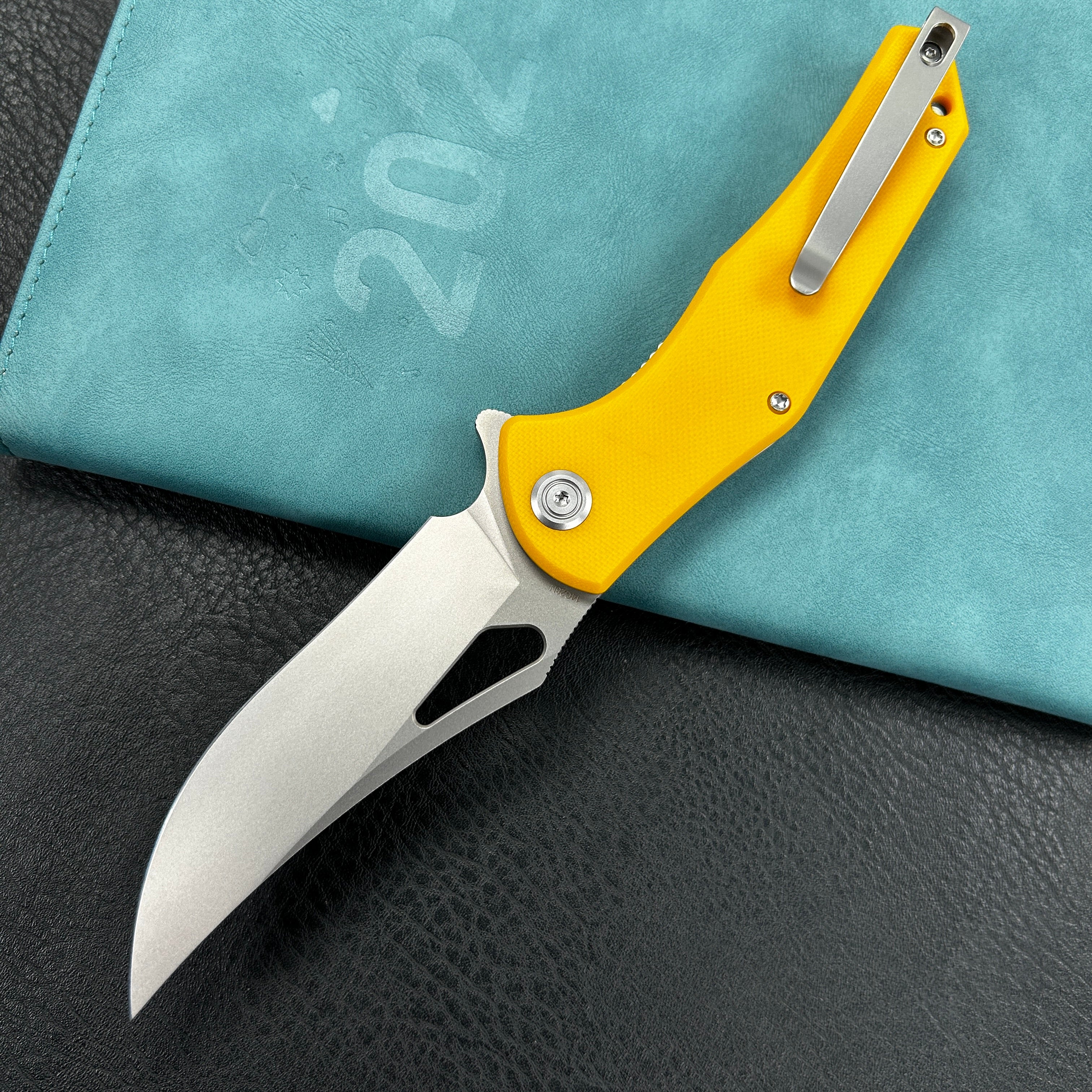 KUBEY KU149G Phemius Liner Lock Folding Pocket Knife Yellow G10 Handle 3.66" Sandblast 14C28N