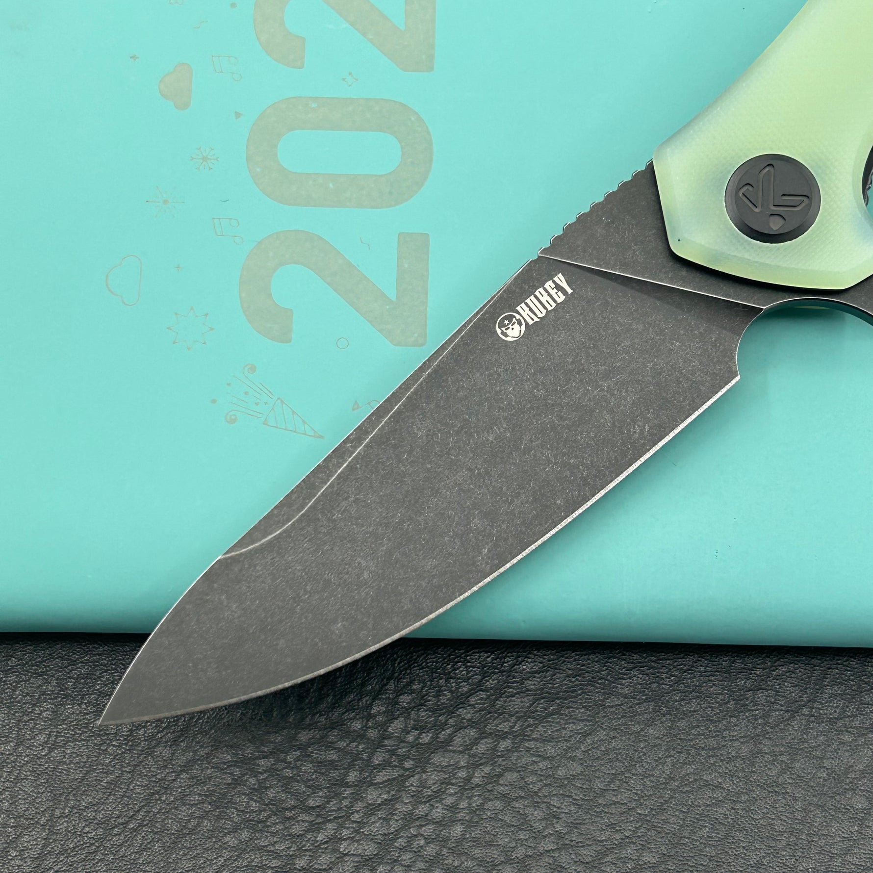 KUBEY  Knife KU117O Nova Linelock Jade 14C28N Folding Knife