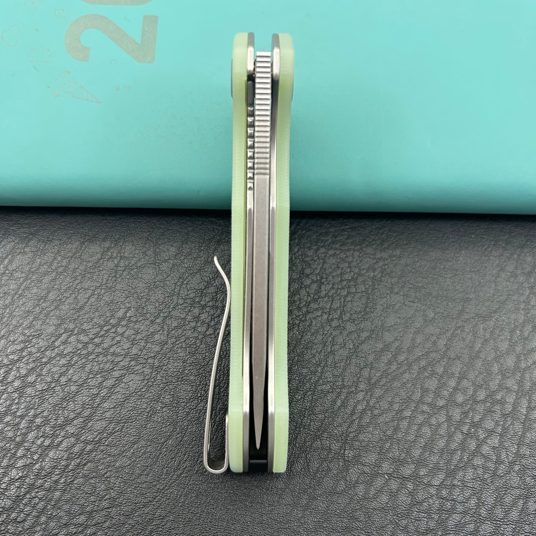 KUBEY Knife KU210I Dugu Linerlock Jade   14C28N Folding Knife