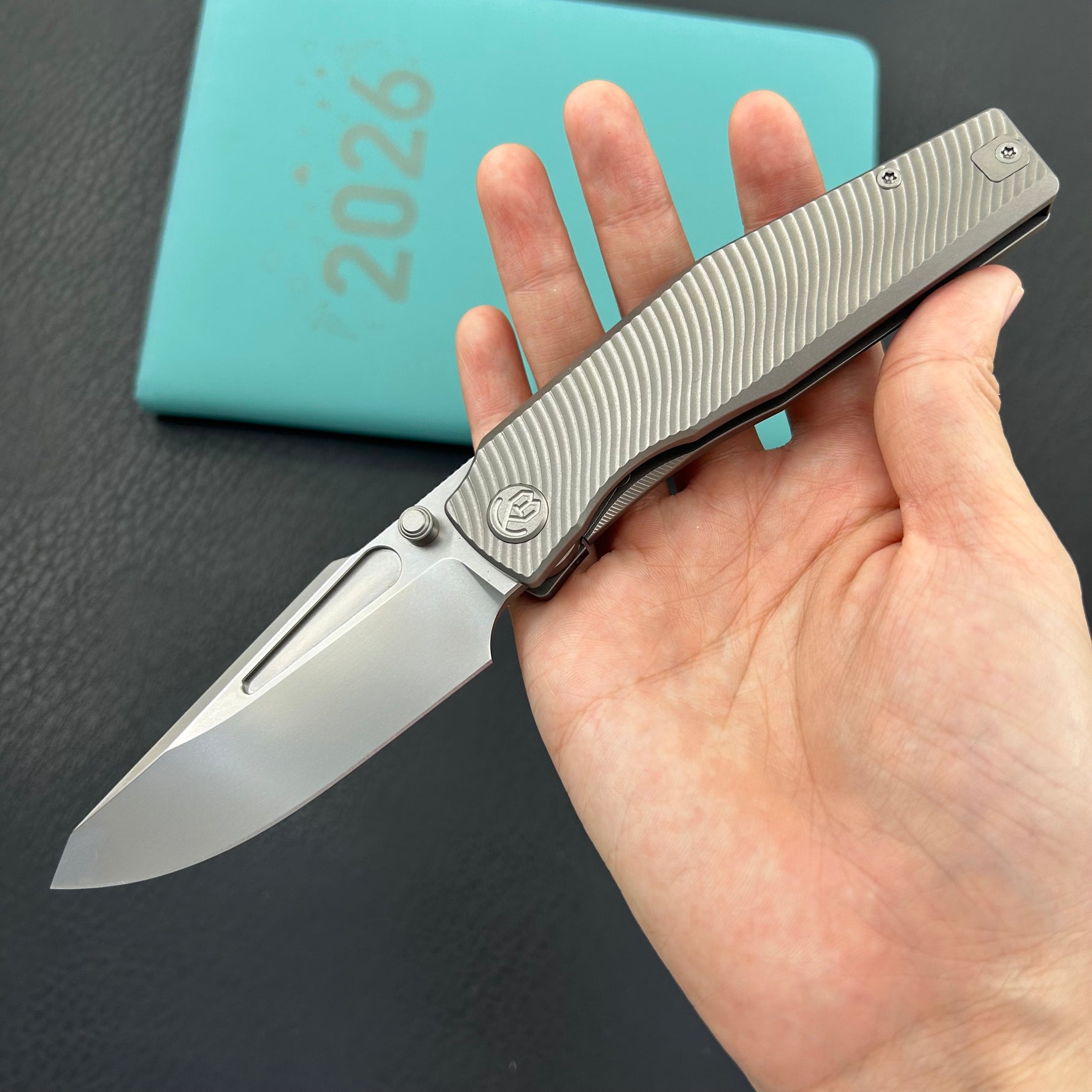 KB KNIVES KB443A Illusion Folding Knife Grey Titanium Handle 3.46‘’Silver Bead Blast Bohler M390 Blade