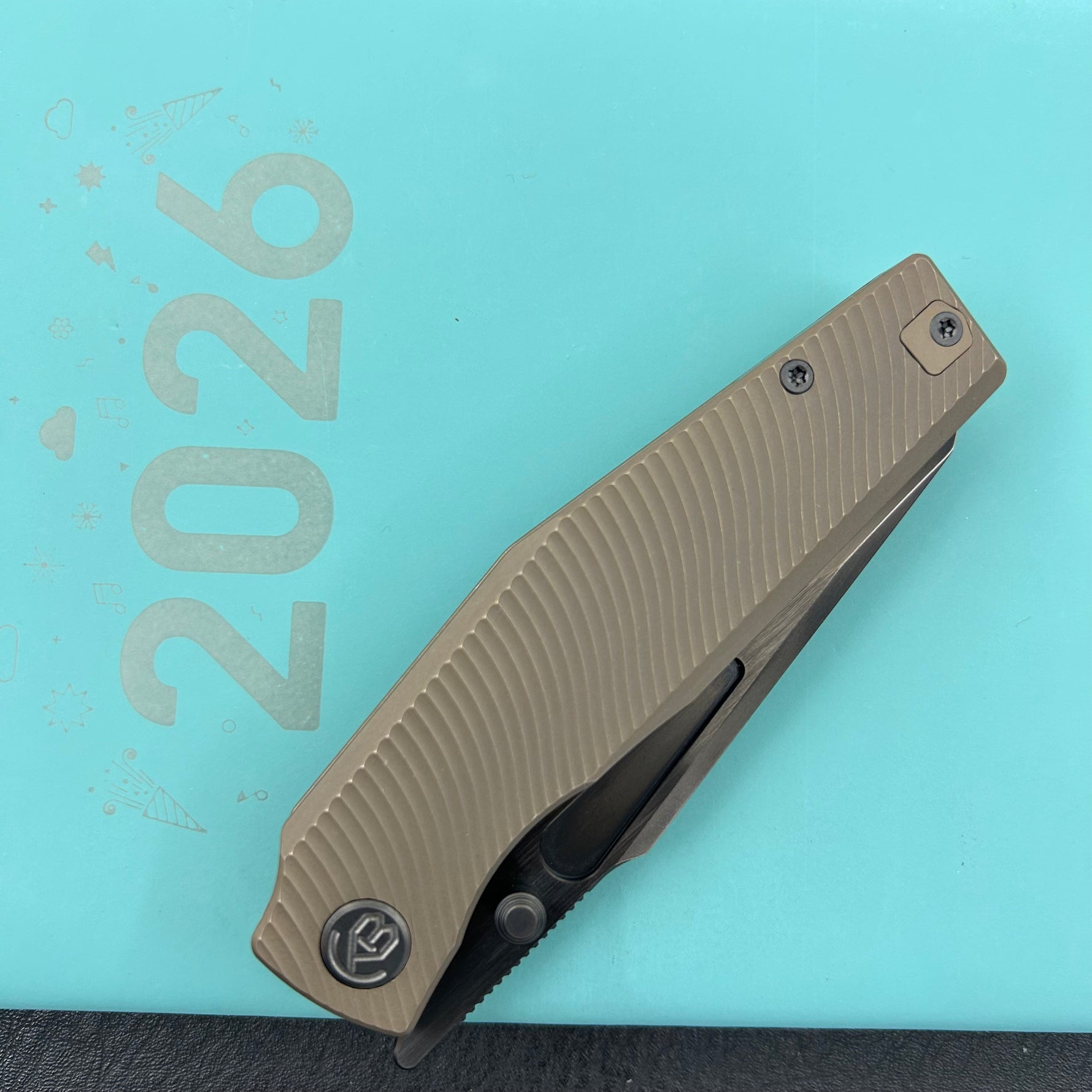 KB KNIVES KB443C Illusion Folding Knife Bronze Ano Titanium Handle 3.46‘’DLC Belt Satin Bohler M390 Blade