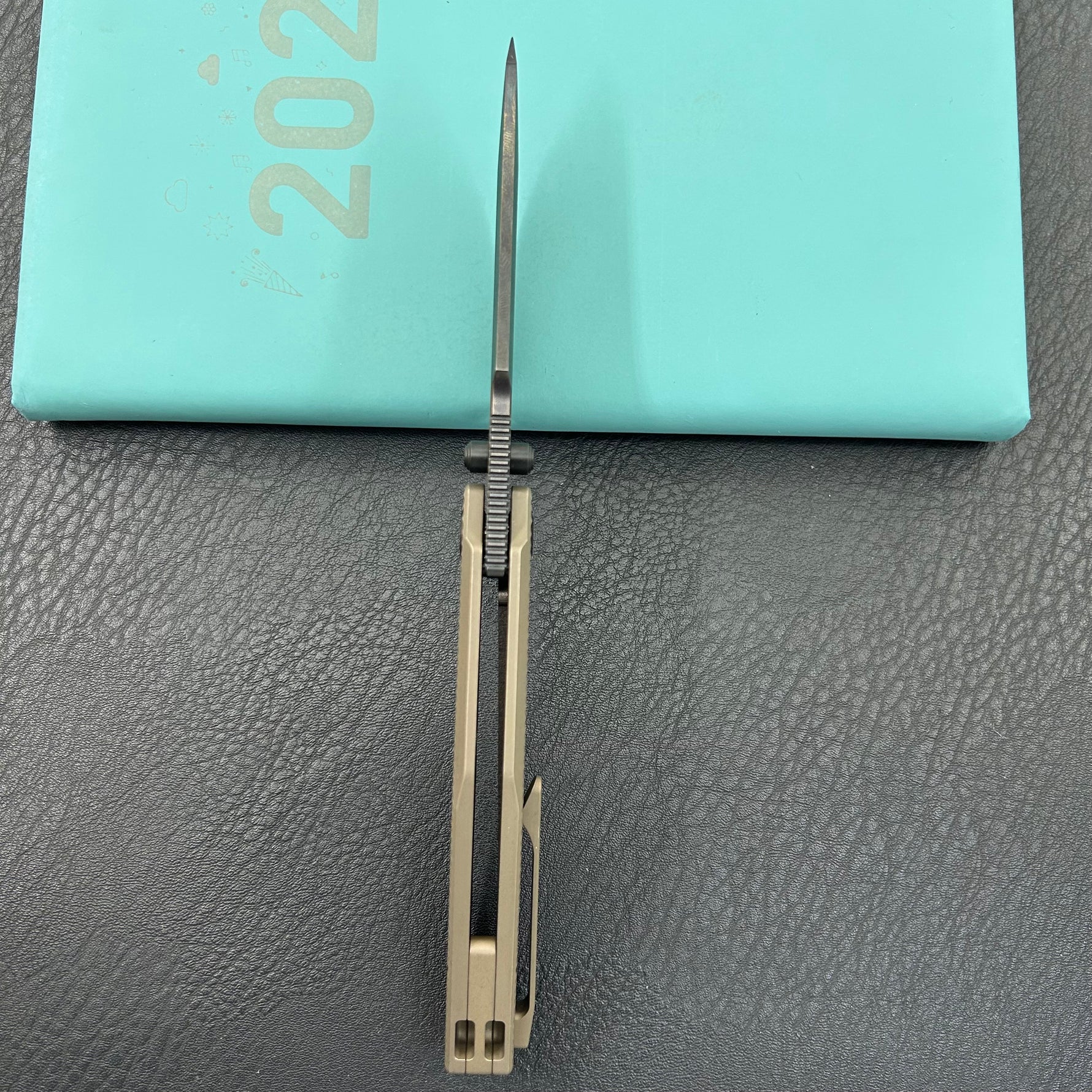 KB KNIVES KB443C Illusion Folding Knife Bronze Ano Titanium Handle 3.46‘’DLC Belt Satin Bohler M390 Blade