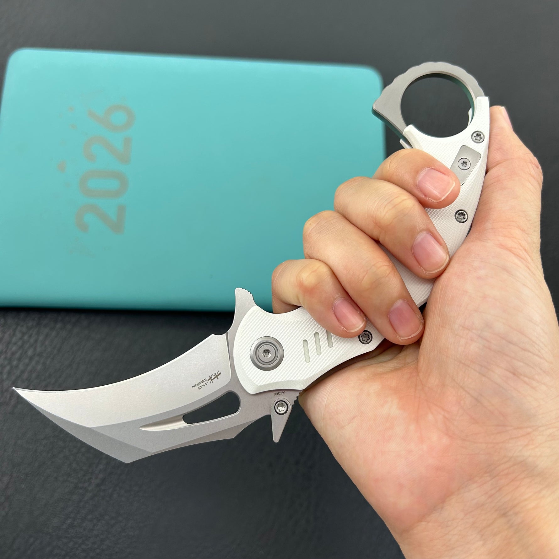 KUBEY  Knife KU262K Mini Wrath Linerlock White 14C28N Folding Knife