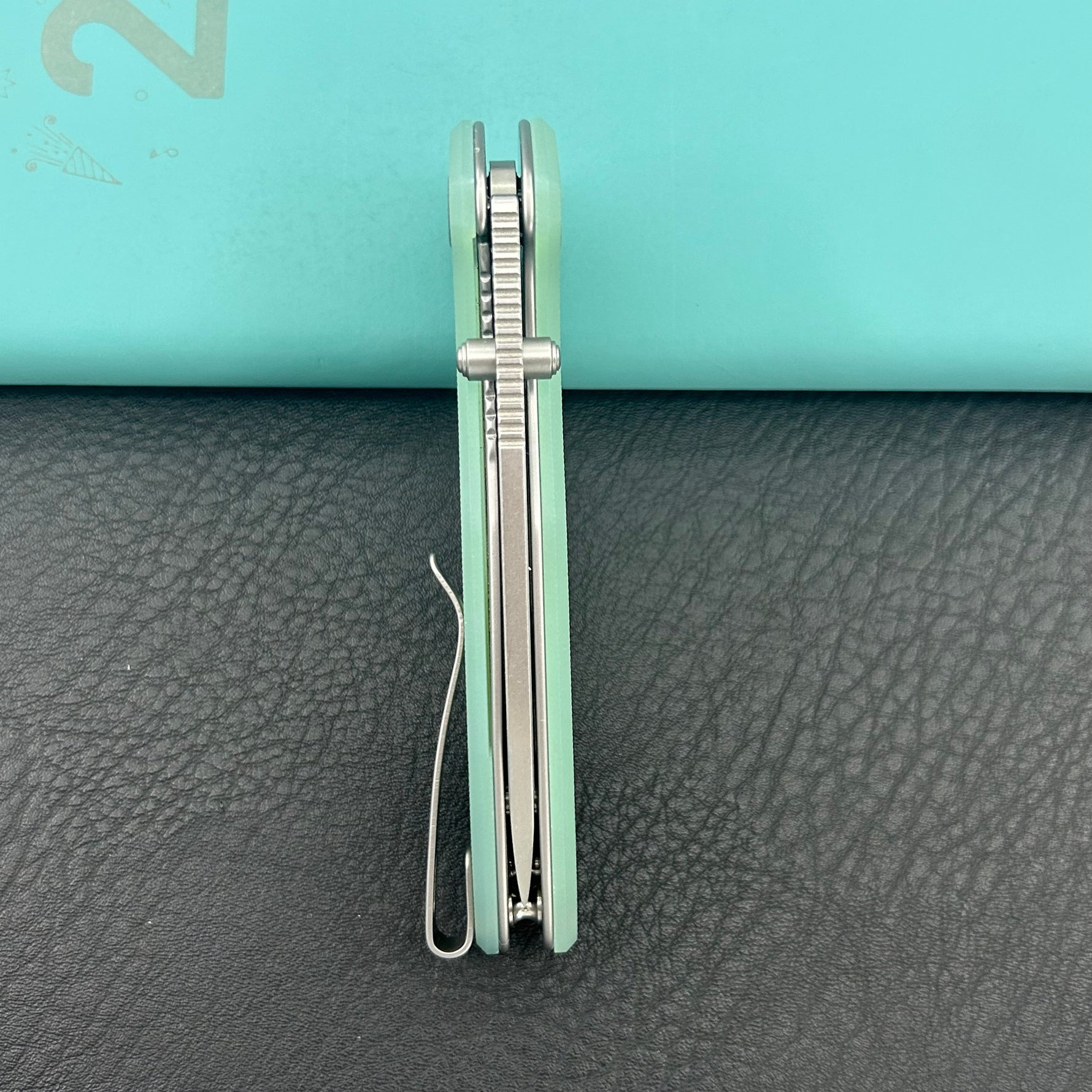 KUBEY Knife Belus Liner Lock Jade KU342I 14C28N Folding Knife