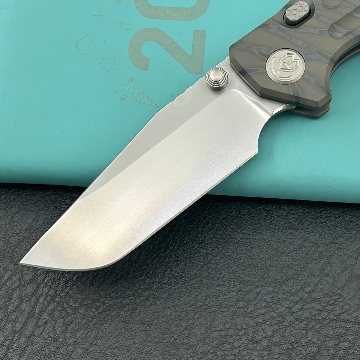 KB KNIVES KB462F Relentless Folding Knife Flame Ano Titanium Handle 3.46'' Silver Bead Blasting M390 Blade