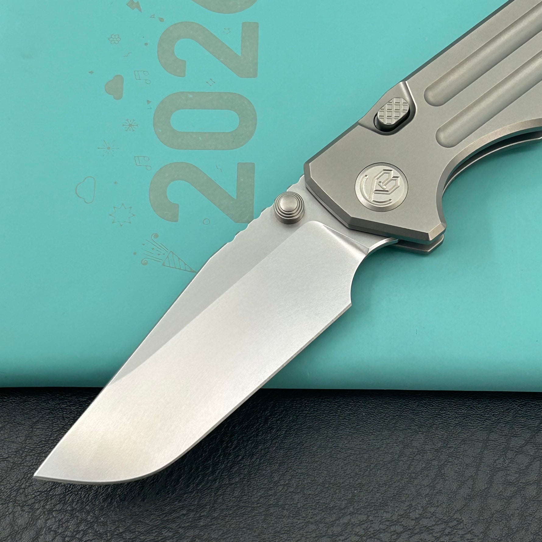 KB KNIVES KB462E Relentless Folding Knife Sandblasting Titanium Handle 3.46'' Silver Bead Blasting M390 Blade