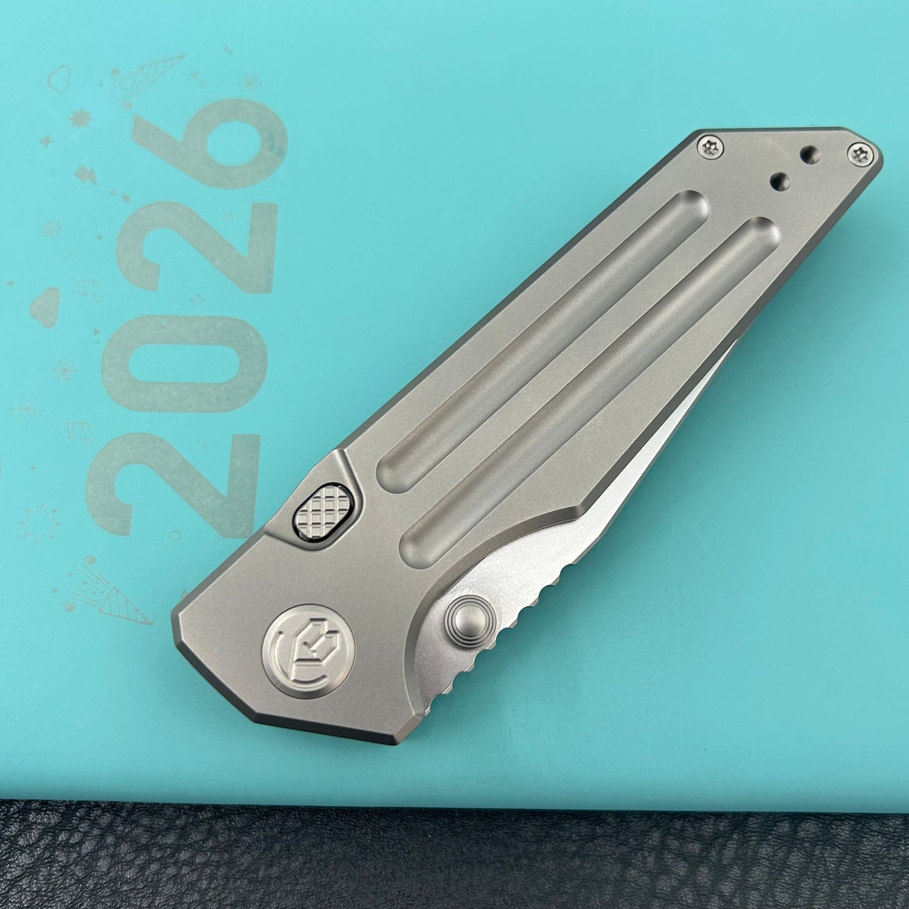 KB KNIVES KB462E Relentless Folding Knife Sandblasting Titanium Handle 3.46'' Silver Bead Blasting M390 Blade
