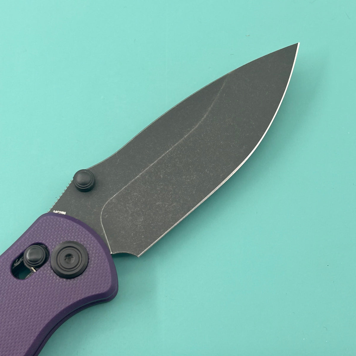 KUBEY KU481D Pebble Crossbar Lock Black Purple  14C28N Folding Knife