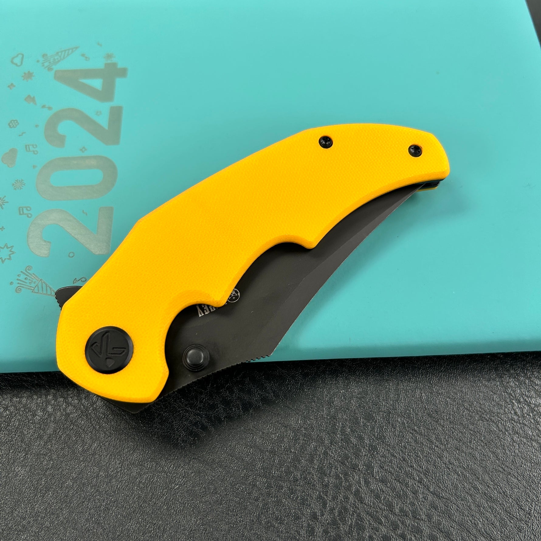 KUBEY knife KU181G Ceto Flipper Camping Folding Knife Yellow G-10 Handle 3.46" Blackwash 14C28N Blade
