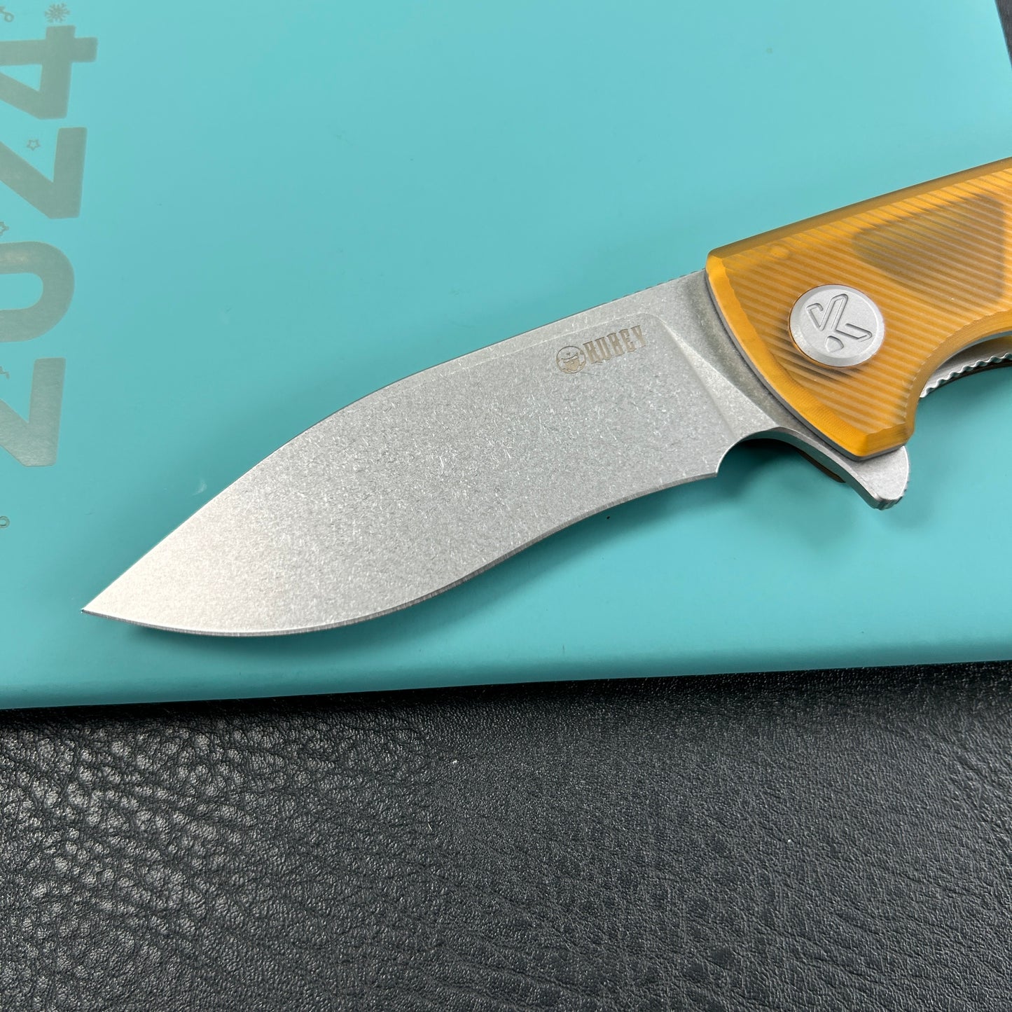 KUBEY KU208E Timberwolf Flipper Outdoor Folding Knife Ultem Handle 3.46" Stonewash 14C28N Blade