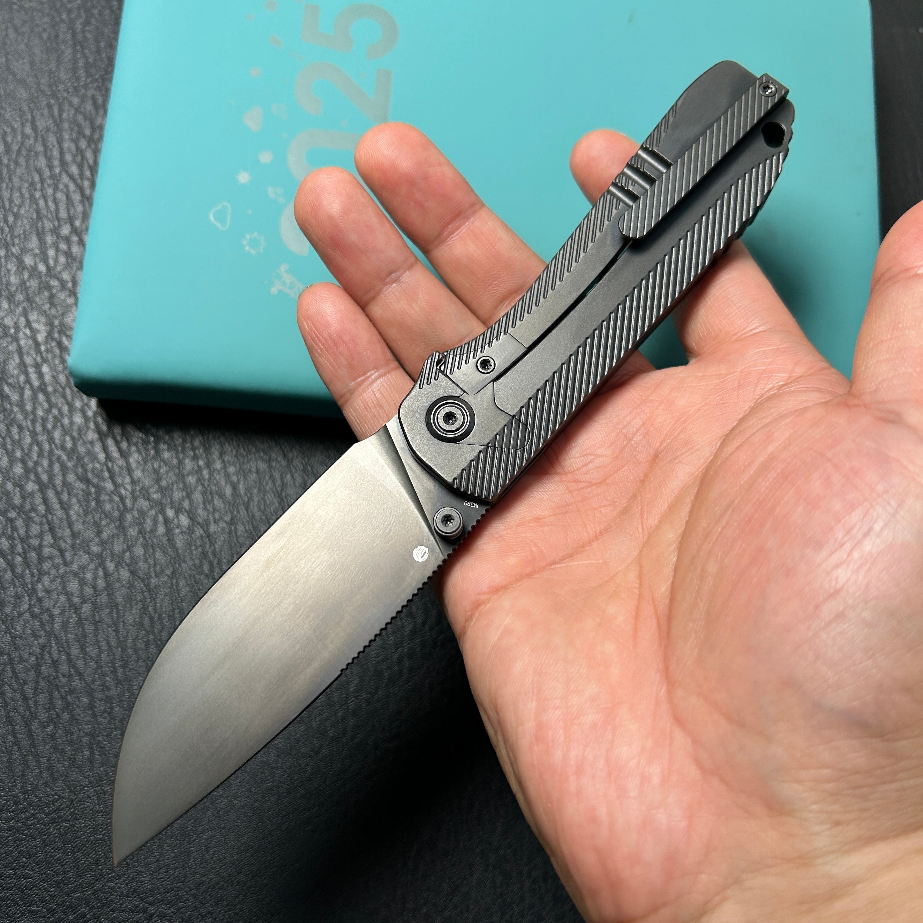 KB knives KB470C  Zephyr Tactical Folding Knife Regular DLC Integral Titanium Handle 4.65" Regular DLC M390