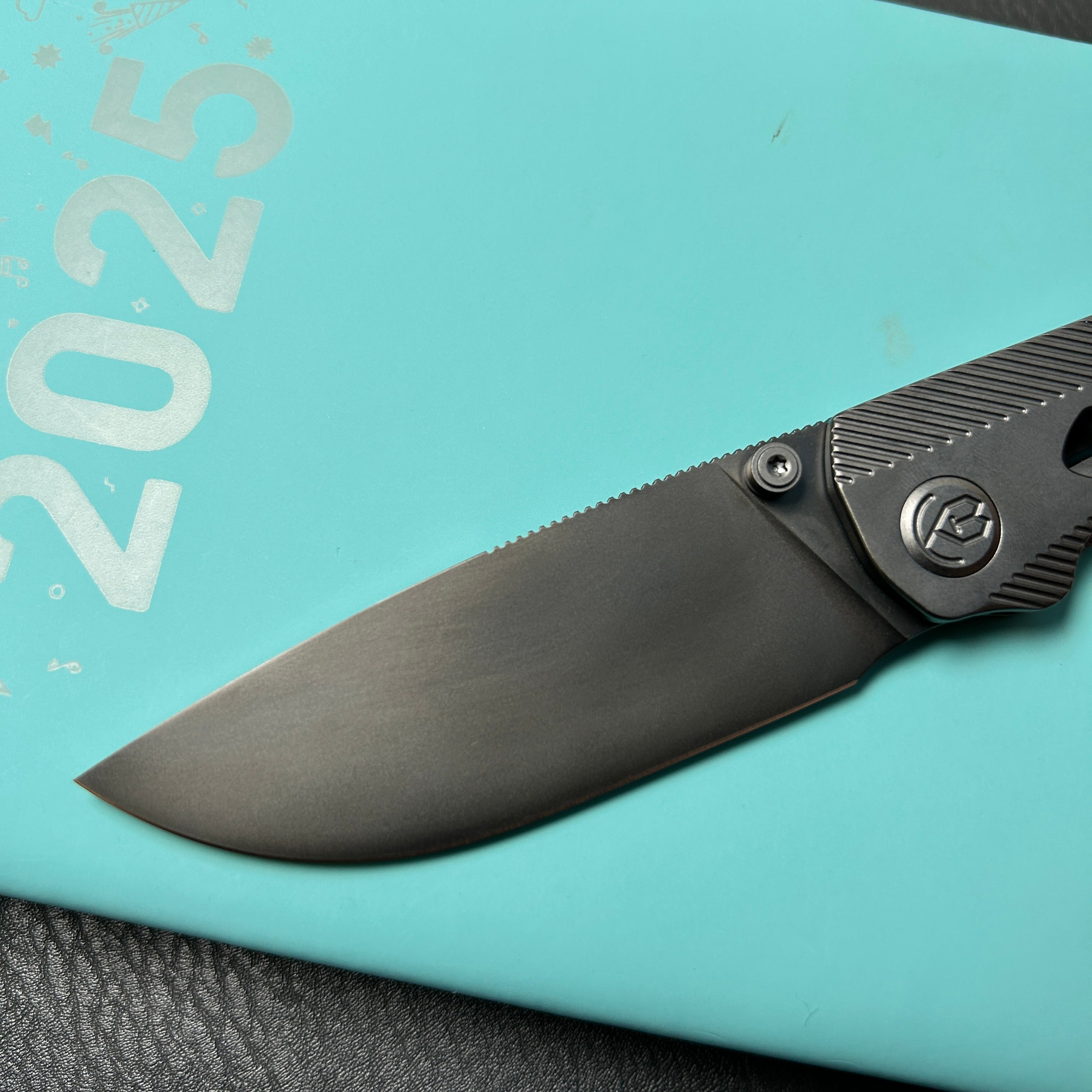 KB knives KB470C  Zephyr Tactical Folding Knife Regular DLC Integral Titanium Handle 4.65" Regular DLC M390