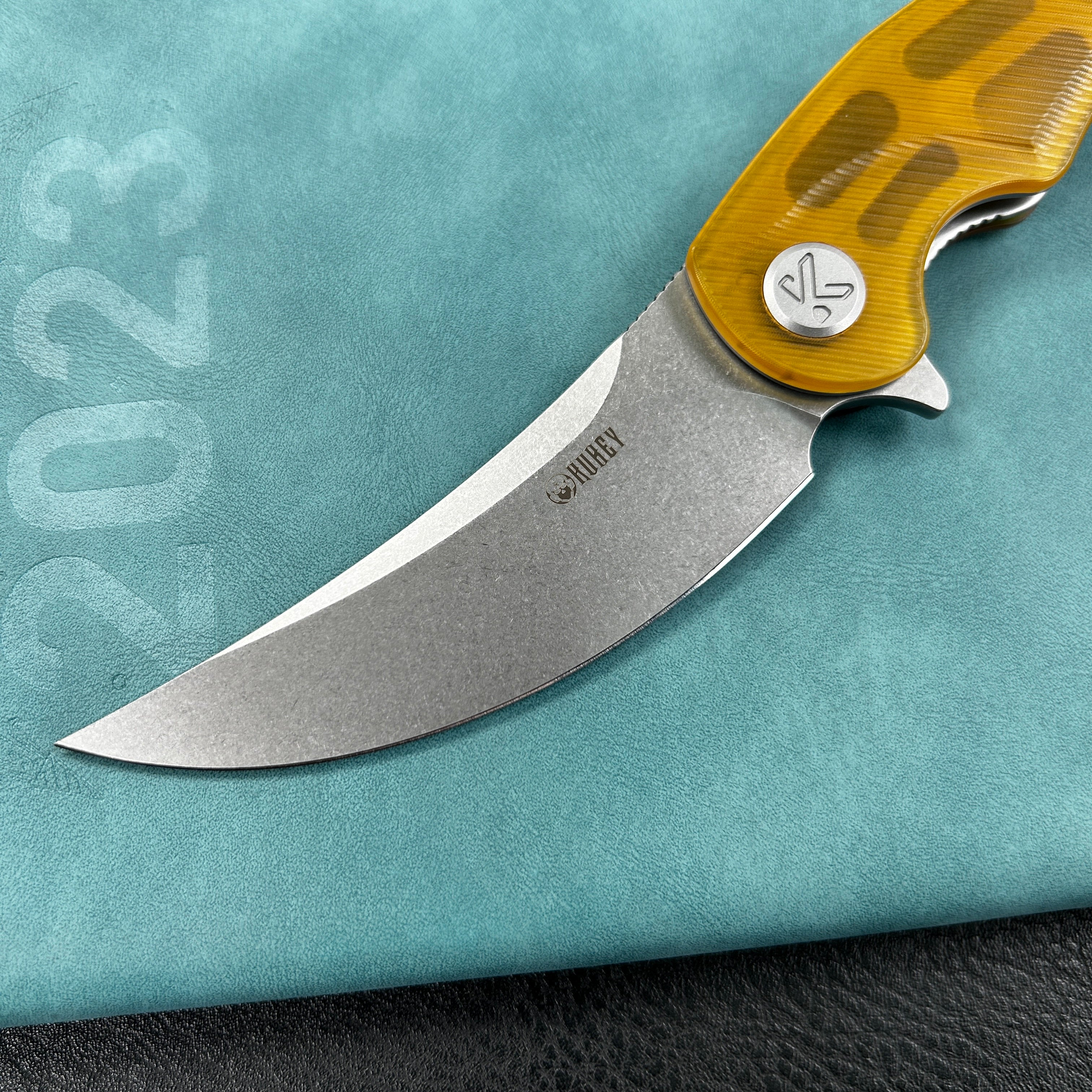 KUBEY KU173A Scimitar Liner Lock Folding Knife Ultem Handle 3.46" Blasted Stonewashed AUS-10