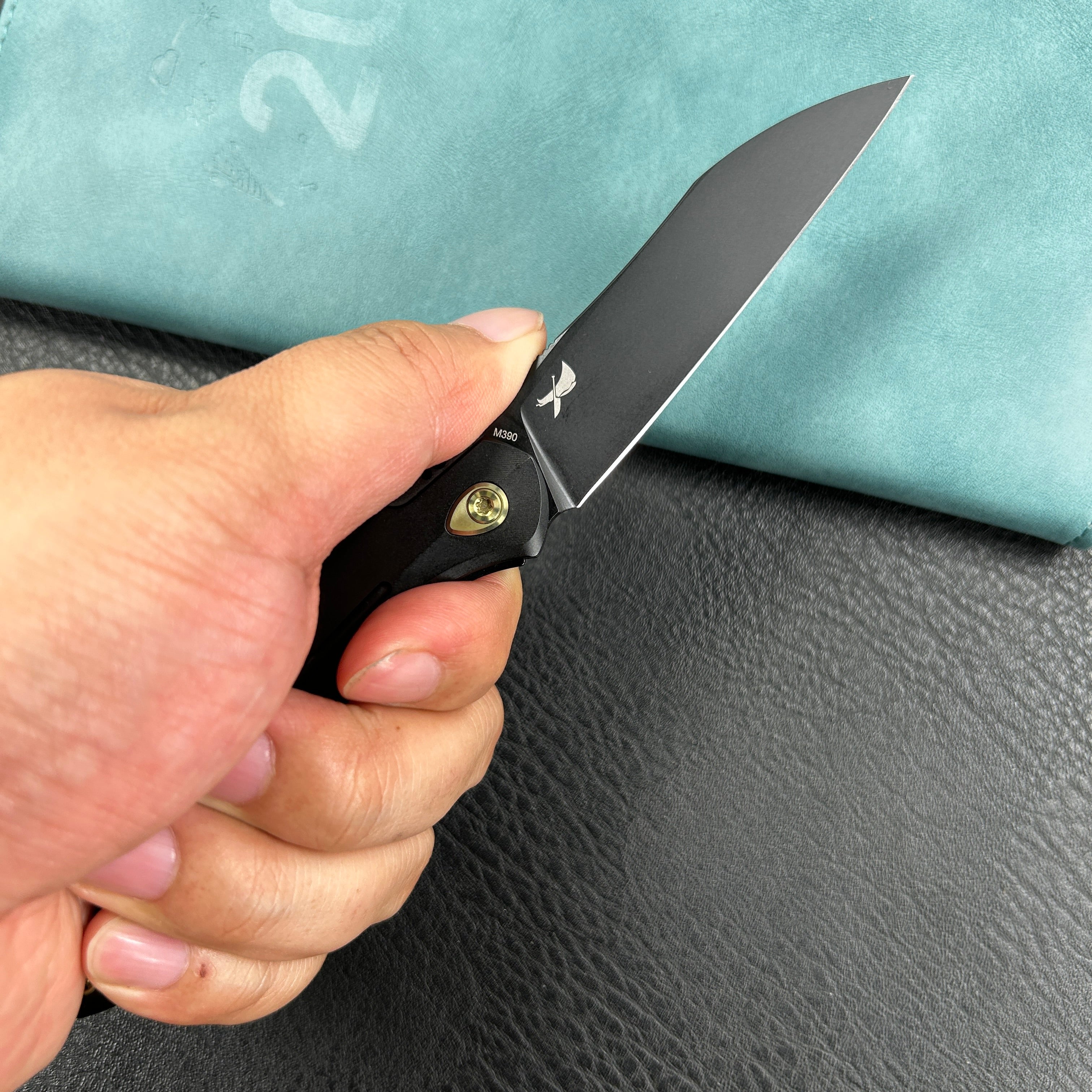 KUBEY KB299B Barracuda Liner Lock Front Flipper Folding Knife Titanium Handle 3.3" Black coated M390