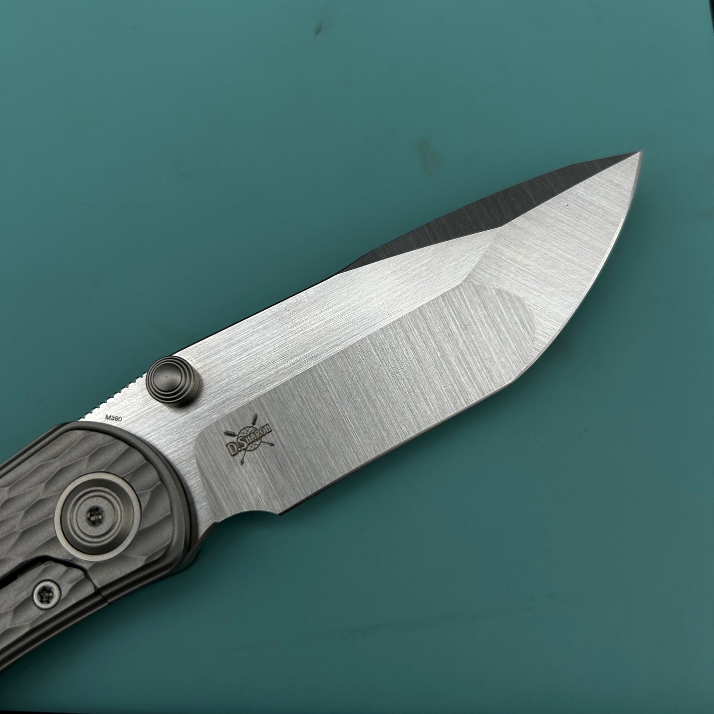 KB KB444A Folklore Folding Knife Sandblast Titanium w/ Jigged Pattern Milling Handle 3.42'' Belt Satin M390 Blade