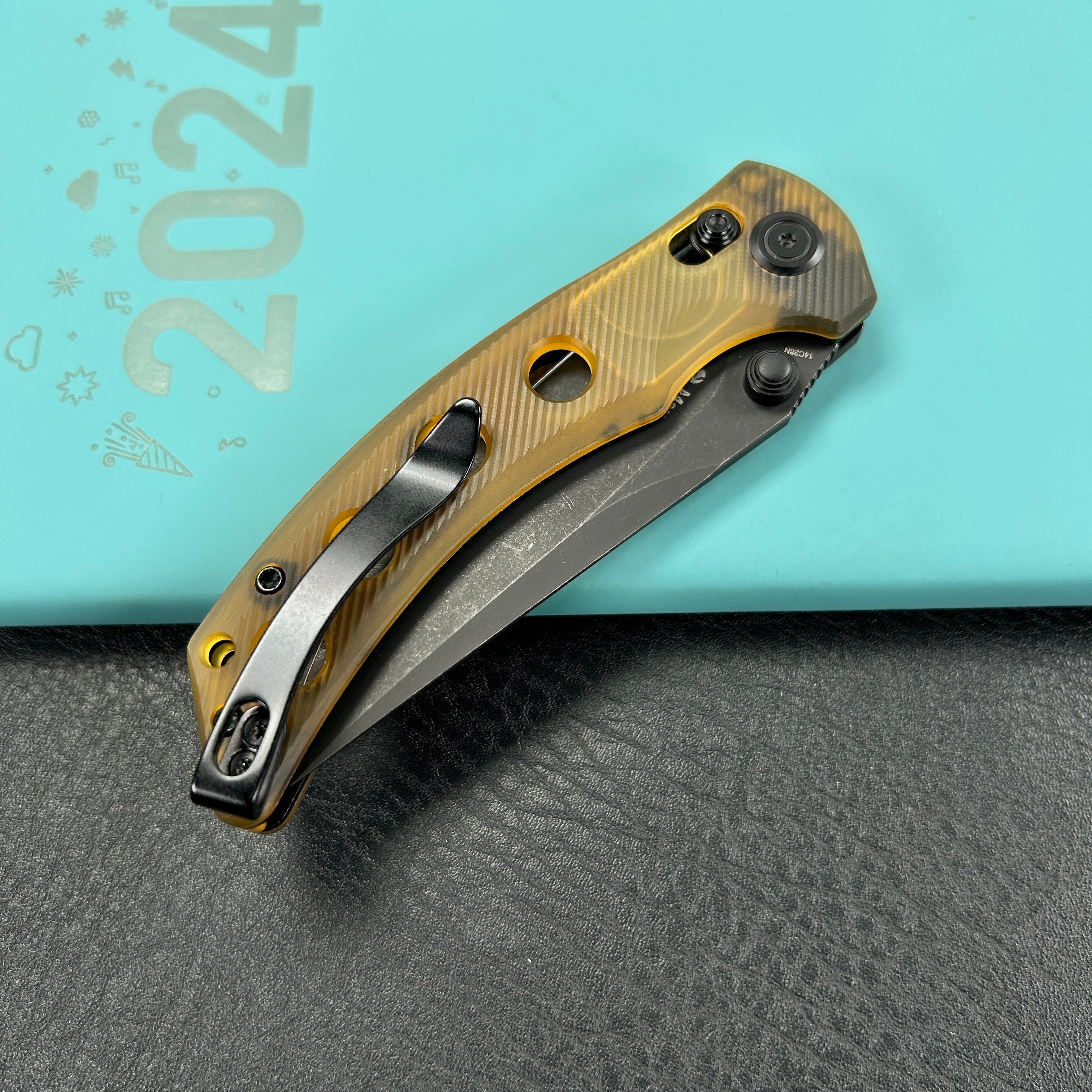 KUBEY KU172H Hound Crossbar Lock Folding Pocket Knife Ultem Handle 3.43" Blackwash  14C28N Blade