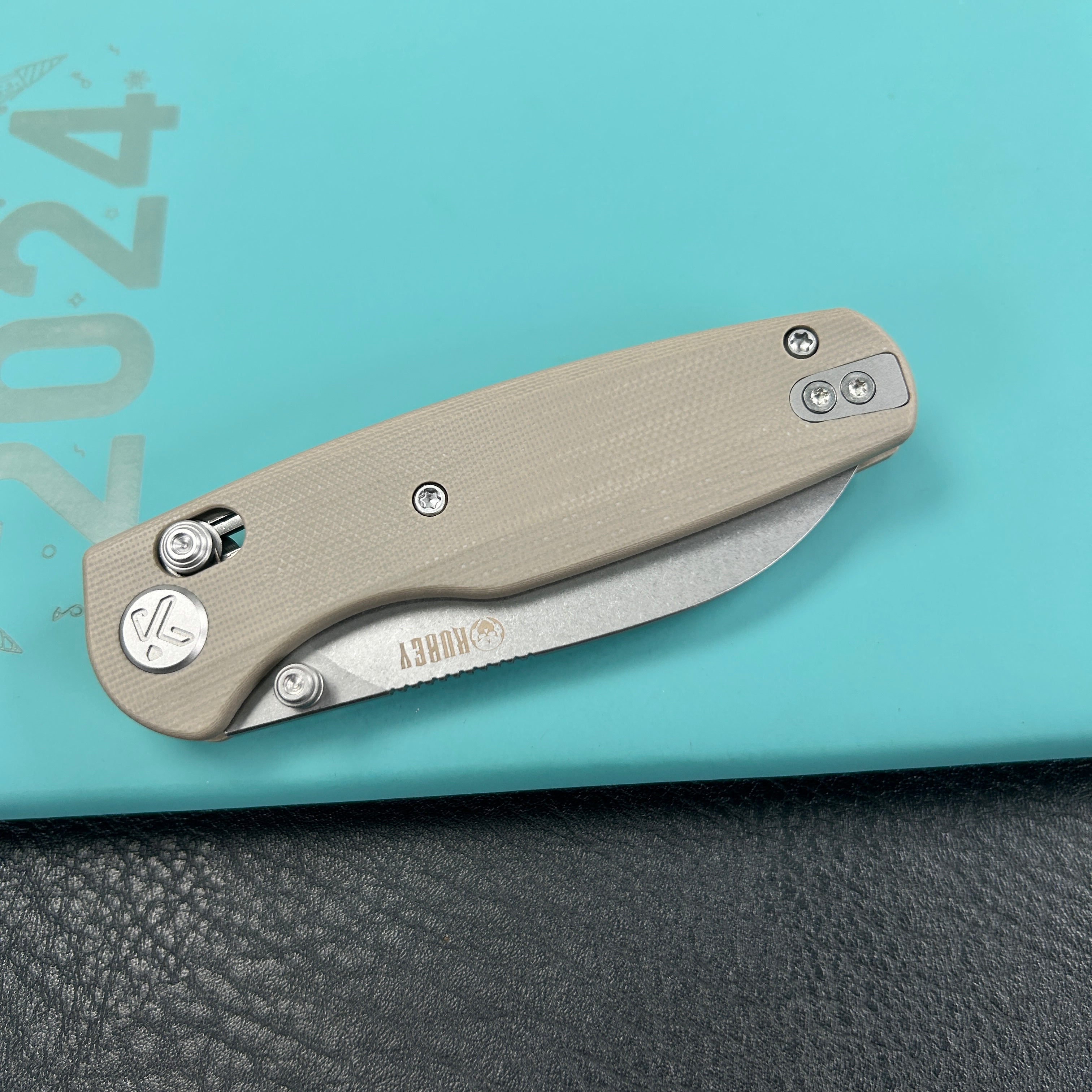 KUBEY KU288C Breeze Every Carry Pocket Knife Crossbar Lock Tan G10 Handle 3.03" Stonewash 14C28N Blade