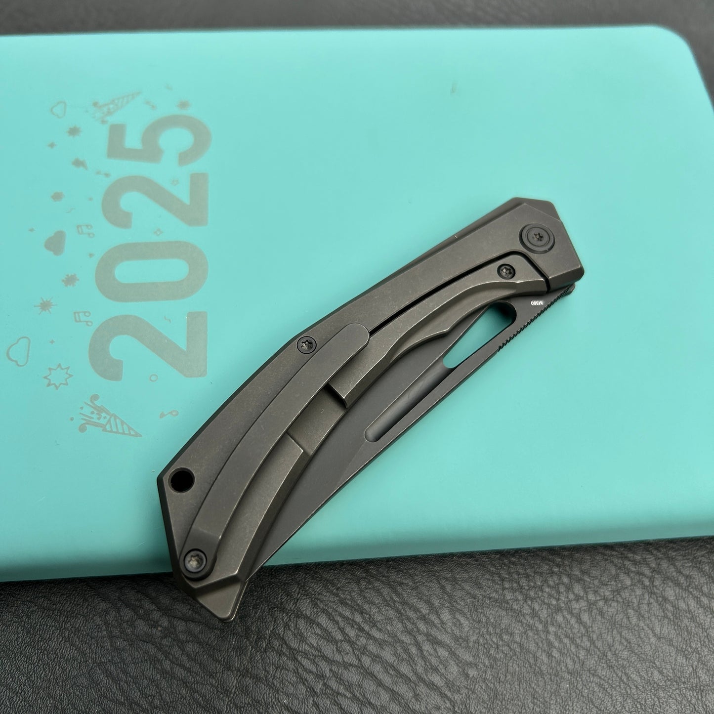 KB Knives KB170C Ishtar Frame Lock Pocket Folding Knife Ti Hanlde 3.54''  Blackwash M390