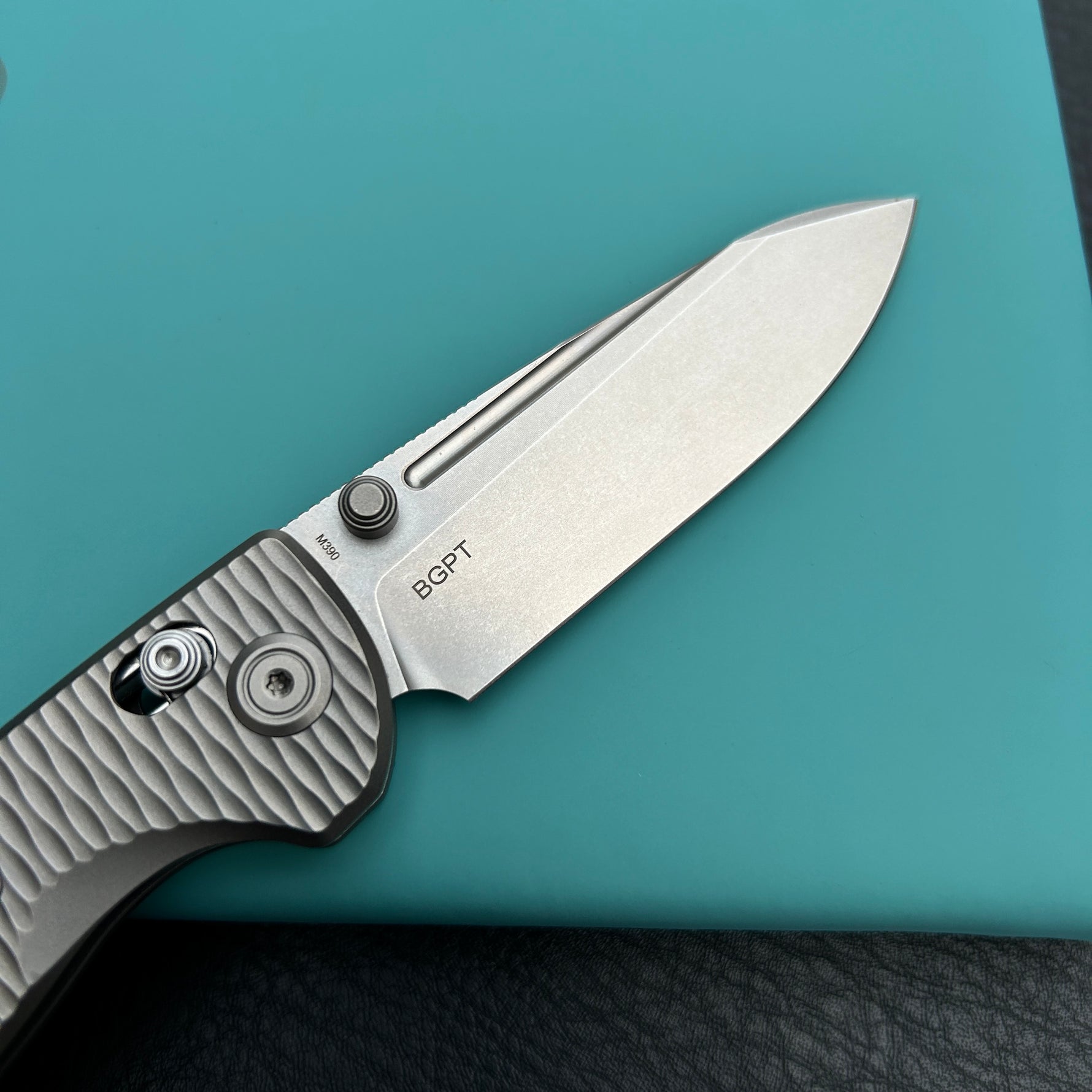 KB KNIVES KB383F Bluff Axis lock Folding Knife Gray Titanium Handle 3.19" Gray M390 Blade