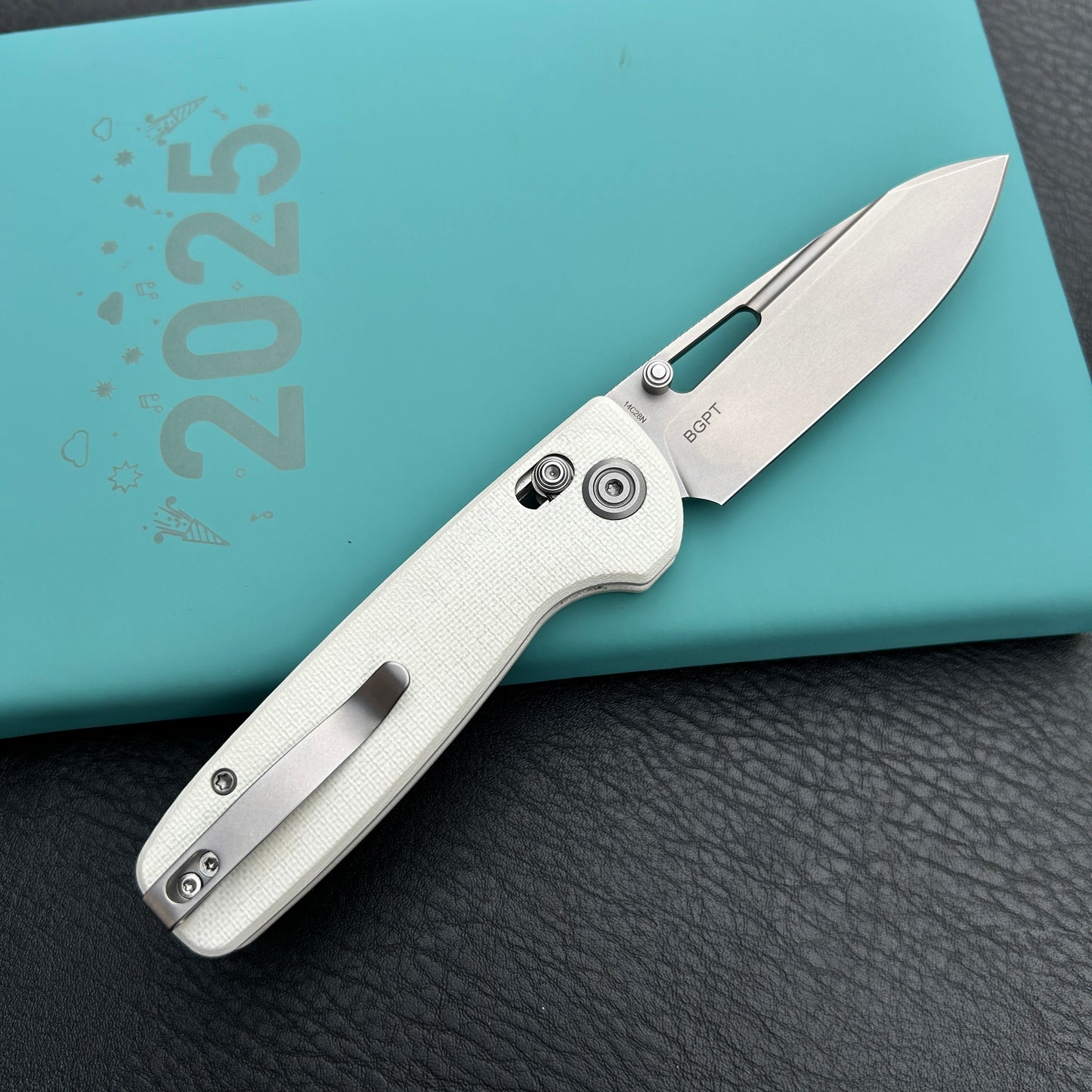 Kubey KU248G Bluff Axis lock Everyday Carry Folding Knife White G10 Handle 3.19" Sandblast 14C28N