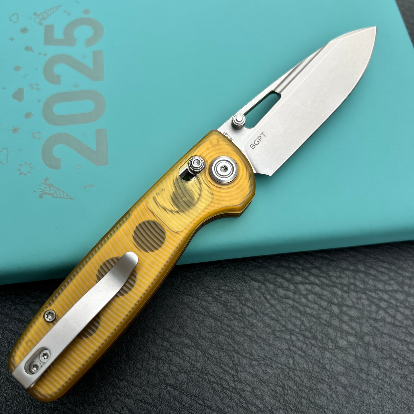 Kubey KU248E Bluff Axis lock Everyday Carry Folding Knife Ultem Handle 3.19" Sandblast 14C28N