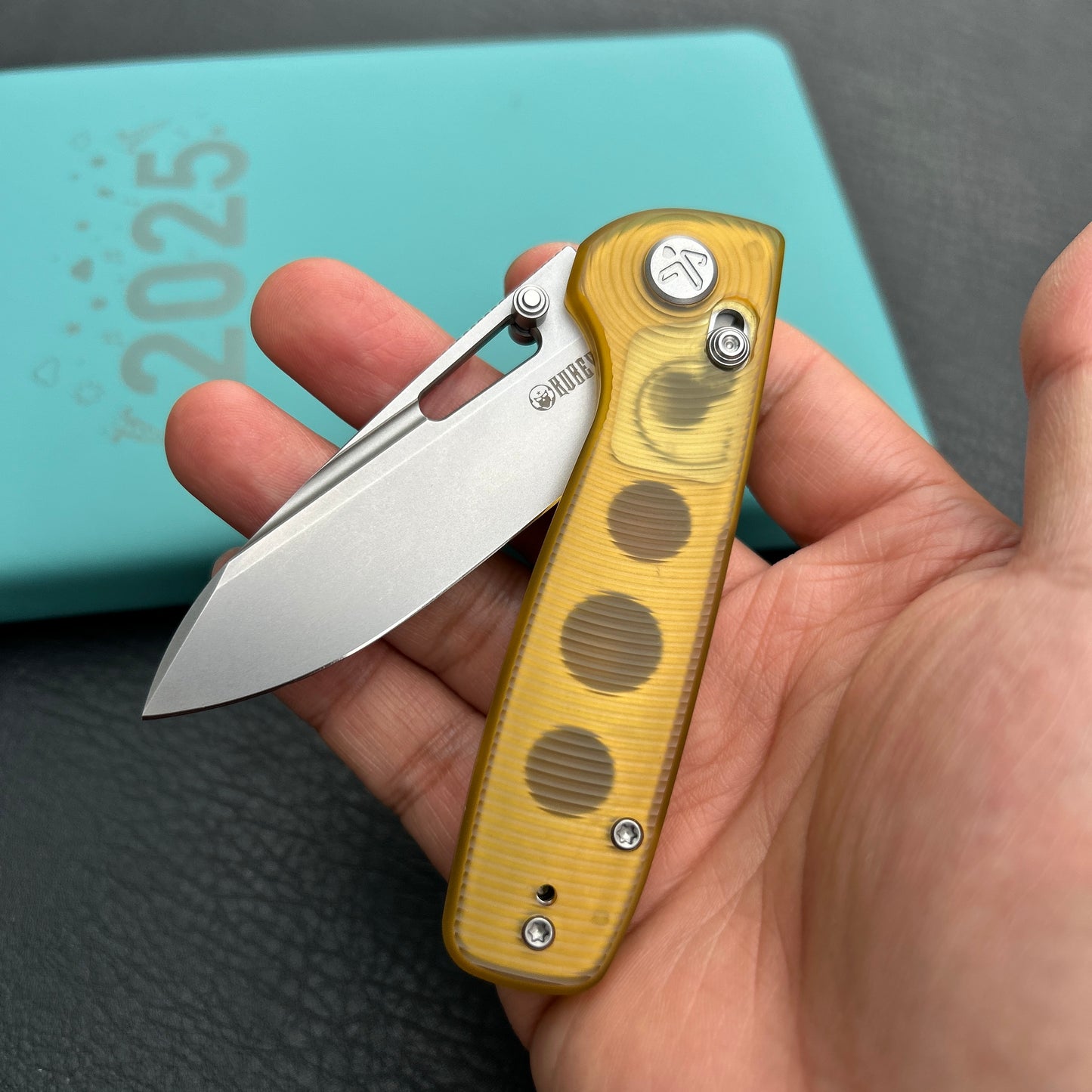 Kubey KU248E Bluff Axis lock Everyday Carry Folding Knife Ultem Handle 3.19" Sandblast 14C28N