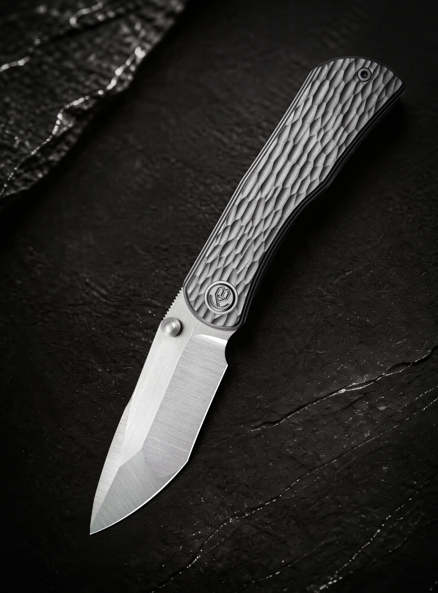 M390