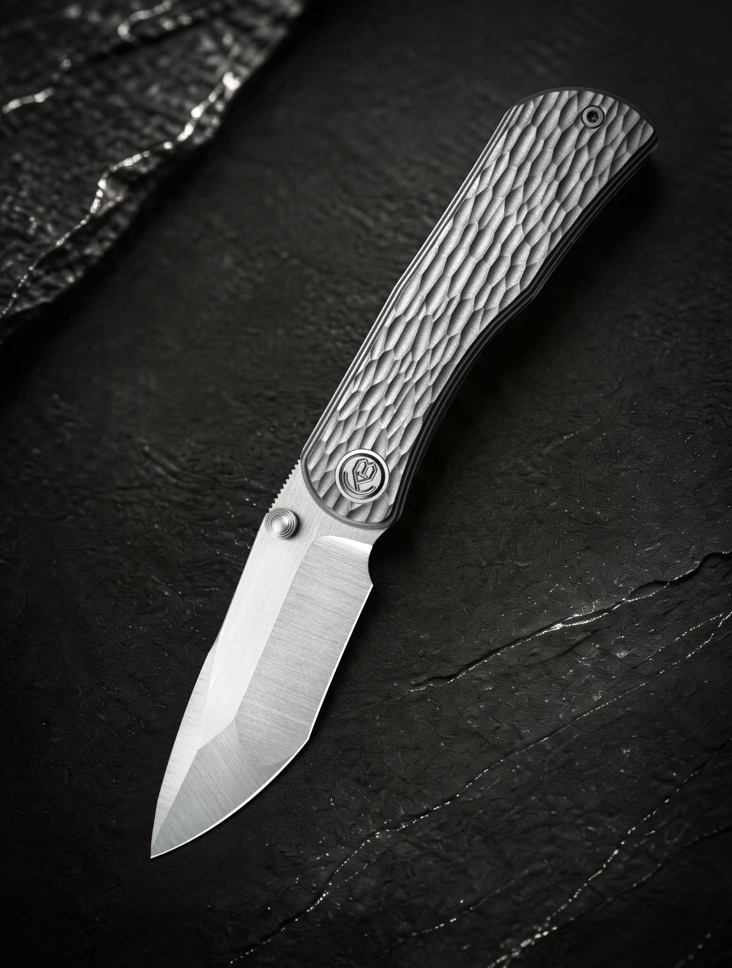 M390