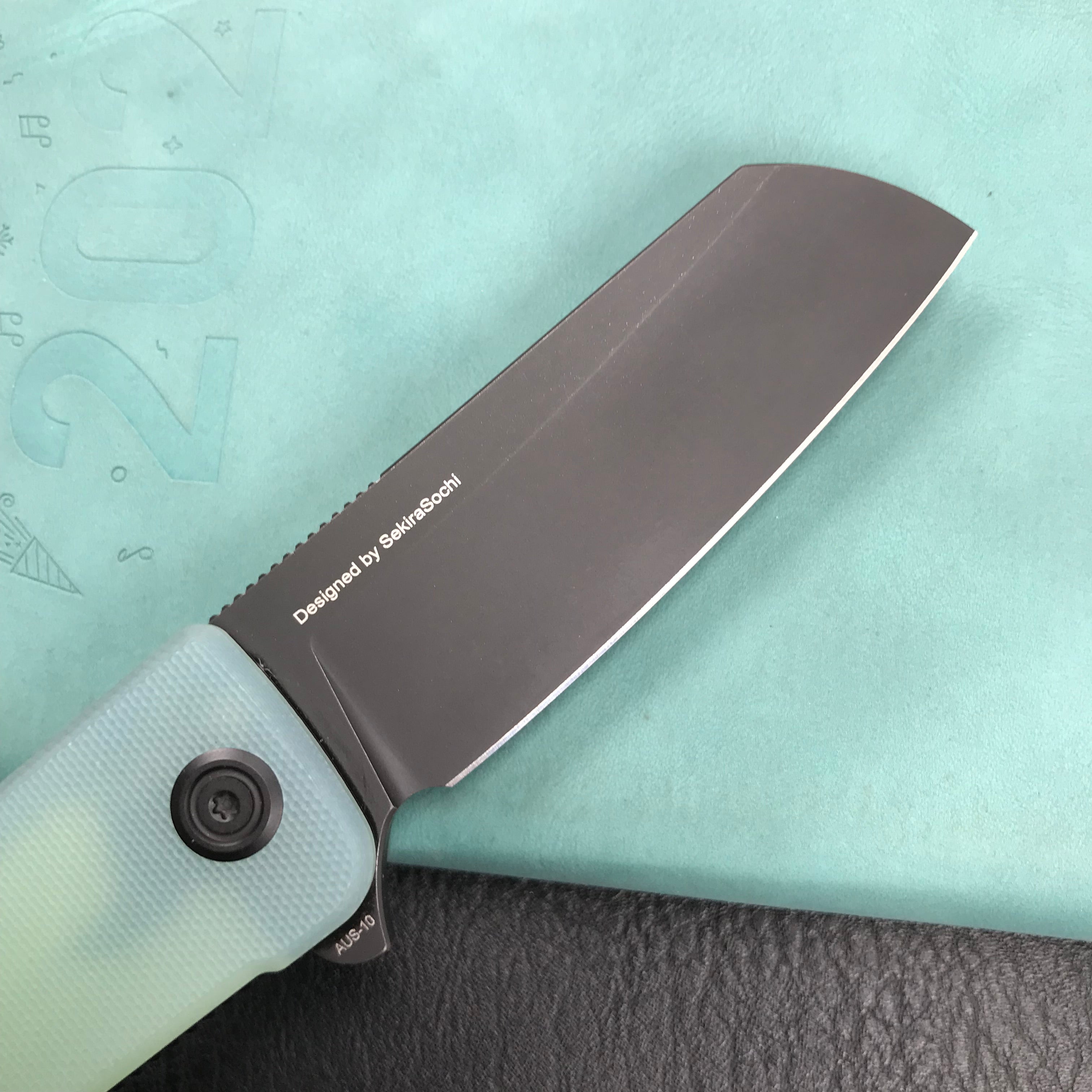 KUBEY KU317D Sailor Liner Lock Flipper Outdoor Pocket Knife Translucent Jade G10 Handle 3.11" Black Stonewashe AUS-10