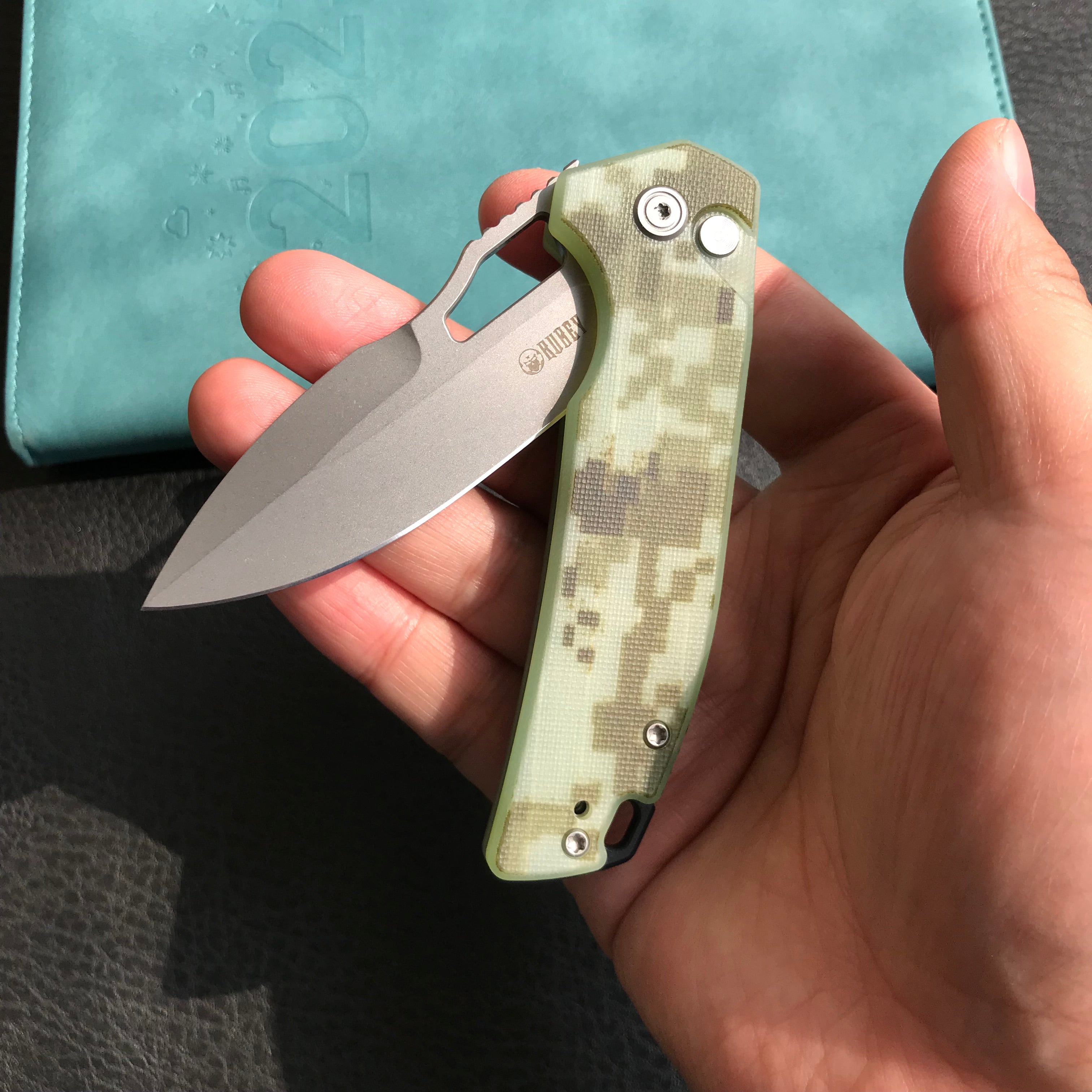 KUBEY KU316C RDF Pocket Knife with Button Lock, Full-Contoured Camo G-10 Handle 3.11" Bead Blasted AUS-10 Blade, Lightweight Hydra Designed Folding Knife for EDC