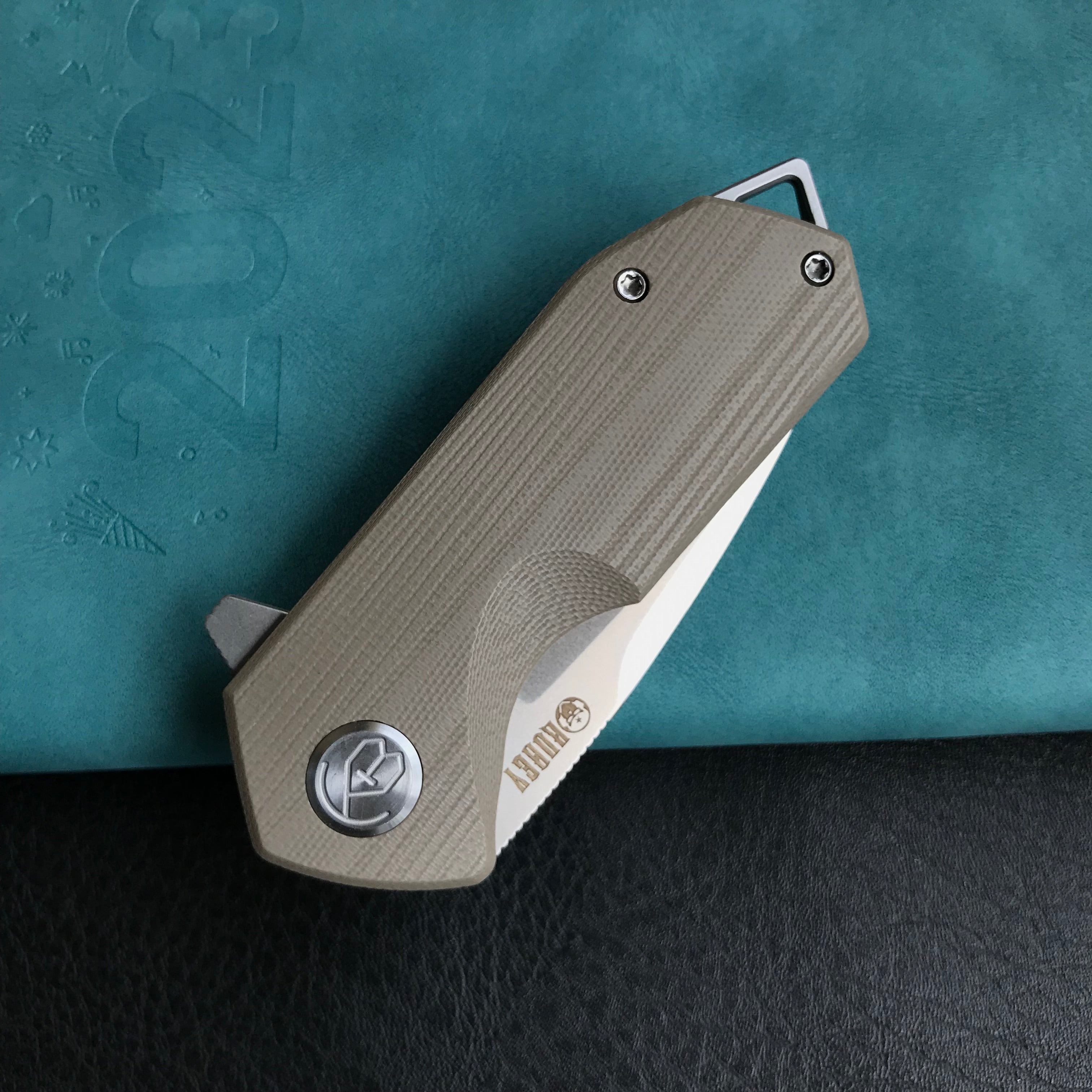 KUBEY KU203G Chubby Liner Lock EDC Flipper Knife Tan G10 Handle (2.36" Sandblast D2)