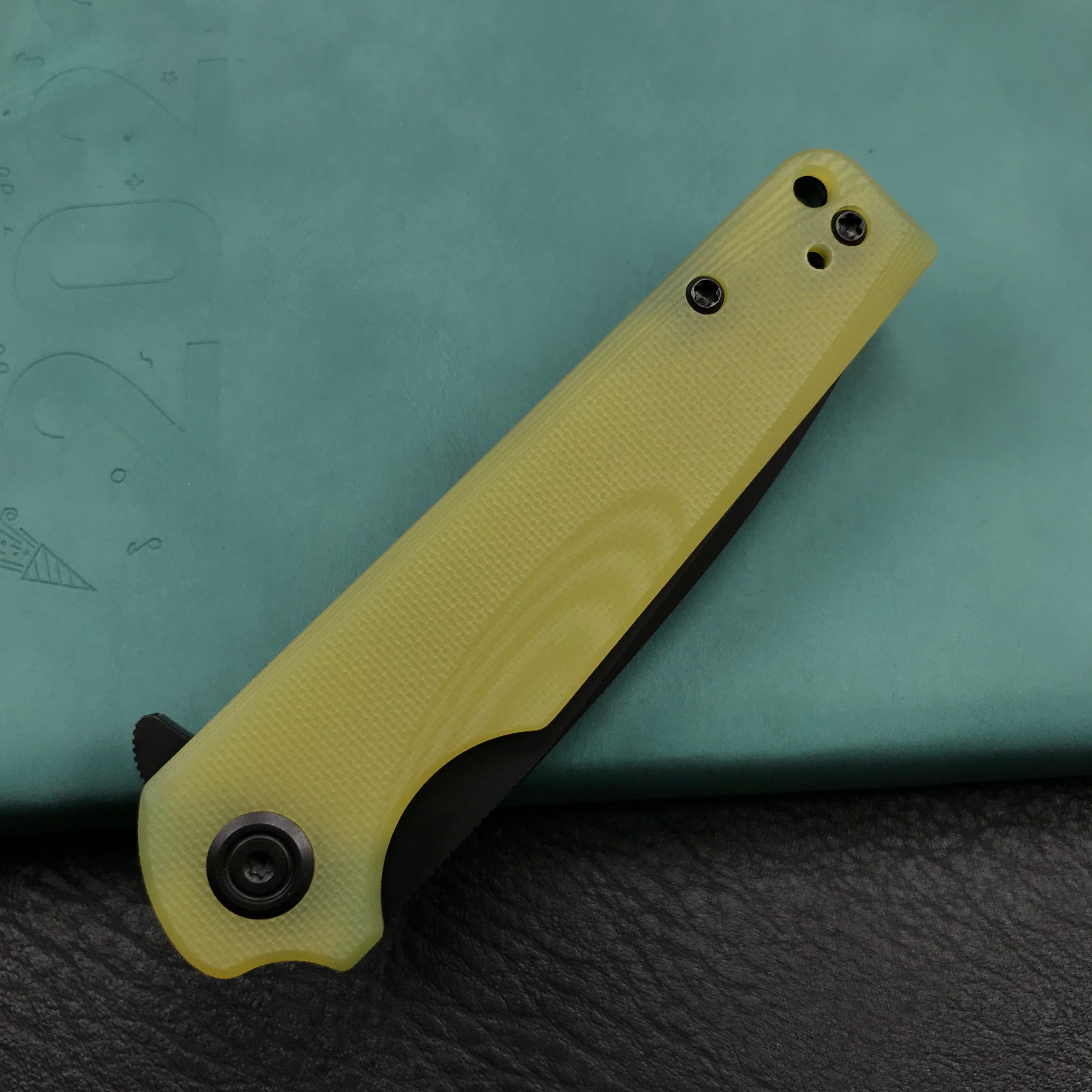 KUBEY KU233D EDC Wolverine Liner Lock Folding Pocket Knife Yellow G10 Handle 2.95" Dark Stonewashed D2